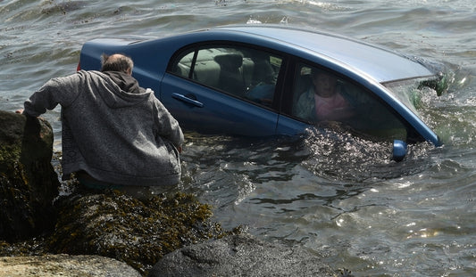 Trapped in a Sinking Car: How a Spring-Loaded Safety Hammer Saves Your Life