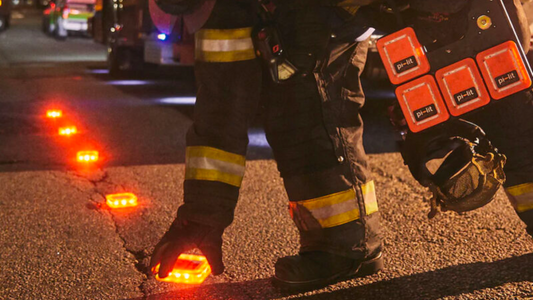 Roadside Emergency Beacons vs. Warning Triangles: Which Is Safer?