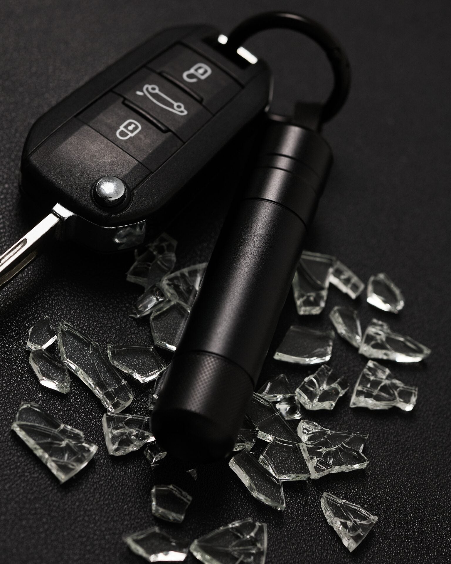 Safety Hammer shattering tempered glass